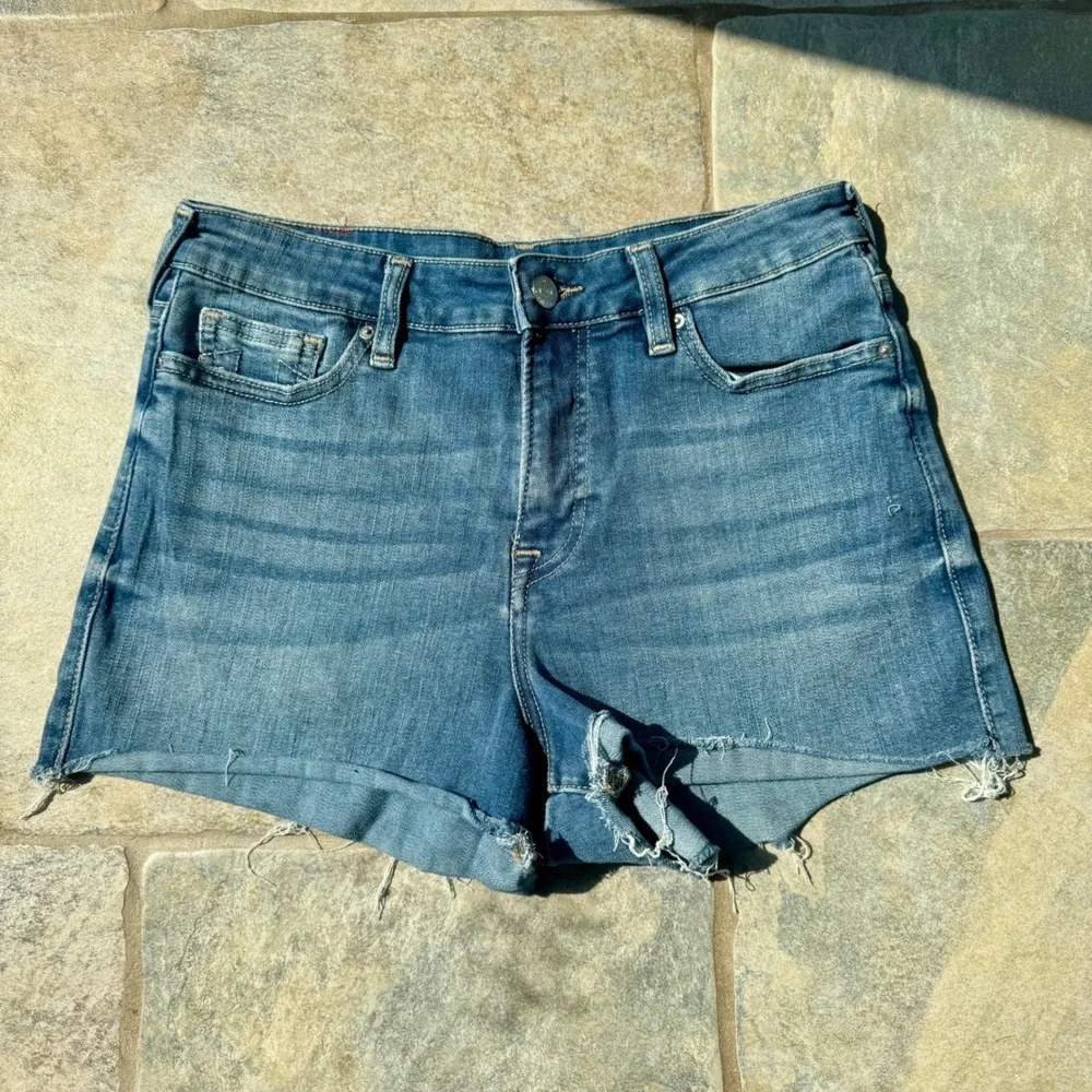 True Religion Maisie‎ Denim Shorts RN112790 CA57414 Size 29 Distressed